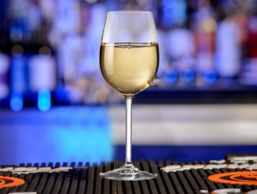 Evening Delights at Waioli Lounge: Dinner and Drinks in Hilo