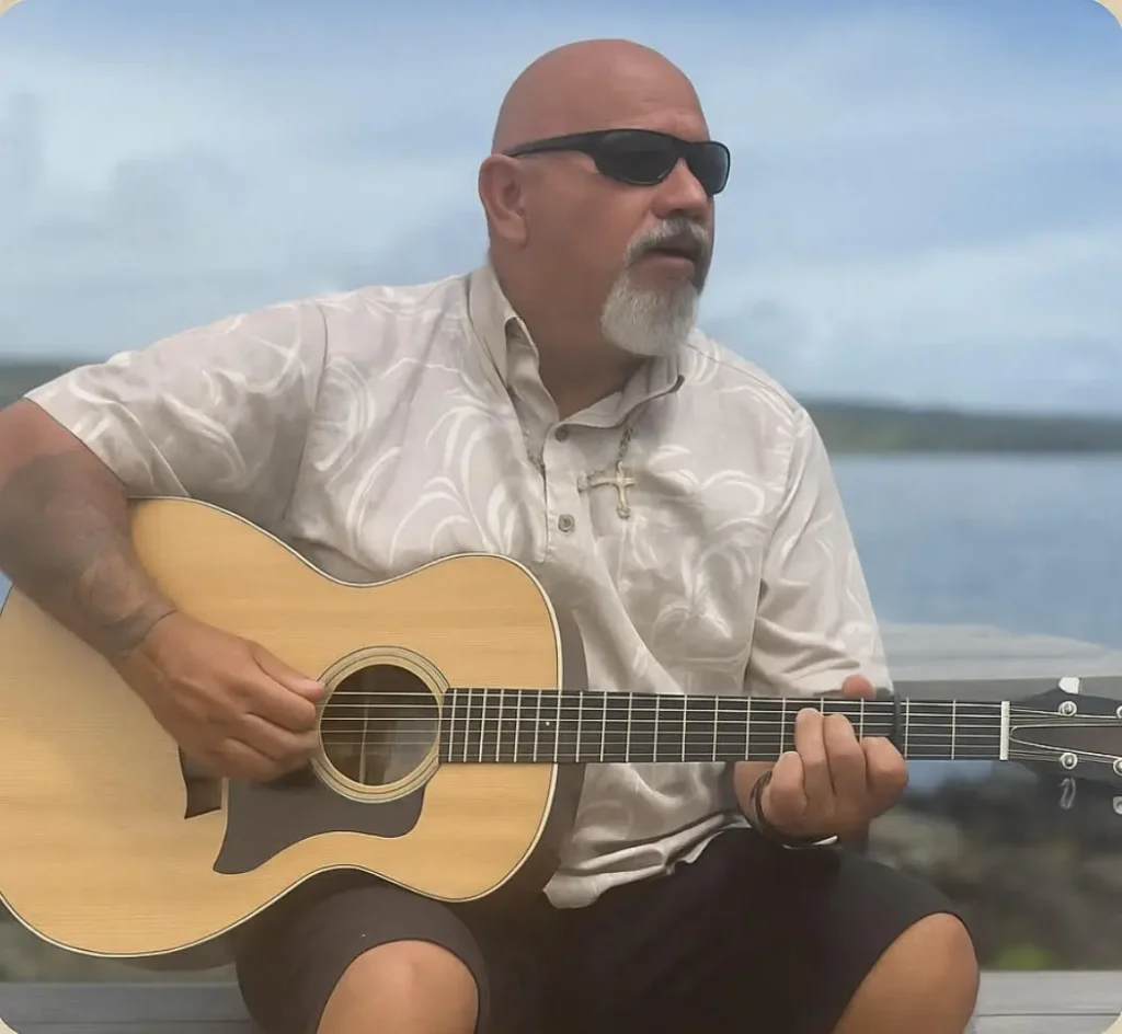 Ricky Alaniz Sunday live music Waiʻoli Lounge Hilo Big Island